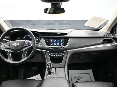 Used 2018 Cadillac XT5 Premium Luxury w/ Driver Assist Package AWD/4WD image 12