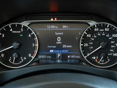 Used 2024 Nissan Altima 2.5 SR FWD image 17