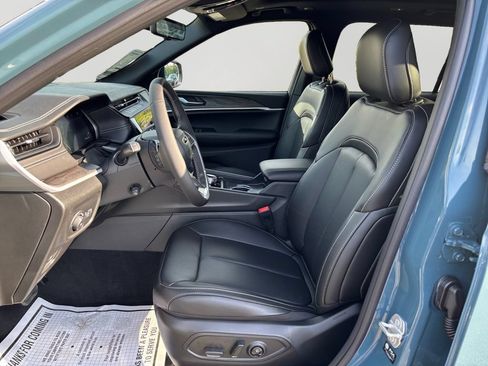New 2026 Jeep Grand Cherokee L Limited w/ Luxury Tech Group II AWD/4WD image 24