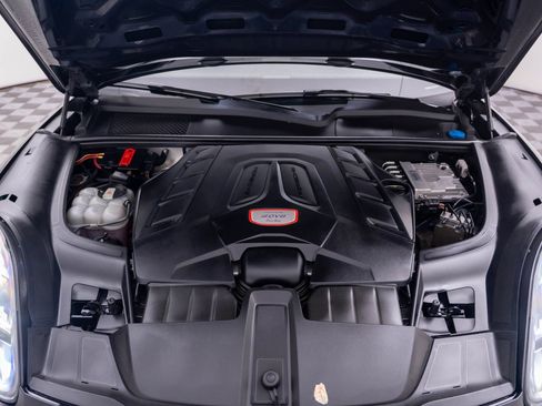 Certified 2019 Porsche Cayenne Turbo AWD/4WD image 33