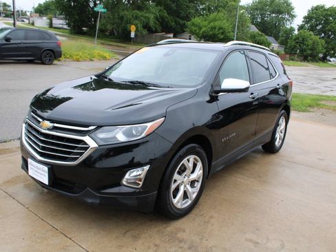 Used 2019 Chevrolet Equinox Premier FWD image 4