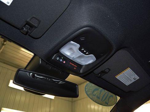 Used 2025 Chevrolet Colorado Z71 image 28