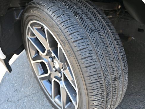 Used 2020 RAM 1500 Laramie AWD/4WD image 11