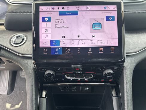 Used 2023 Jeep Grand Cherokee Limited RWD image 30