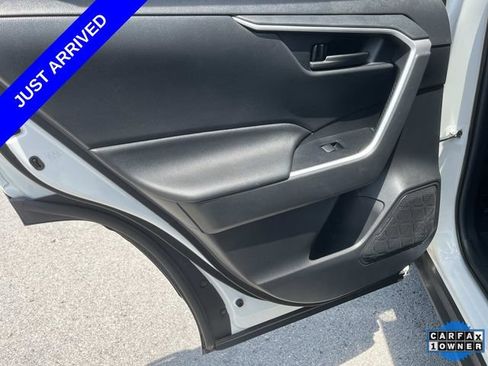 Used 2021 Toyota RAV4 LE AWD/4WD image 28