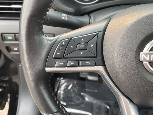 Used 2025 Nissan Sentra SR w/ SR Premium Package FWD image 22
