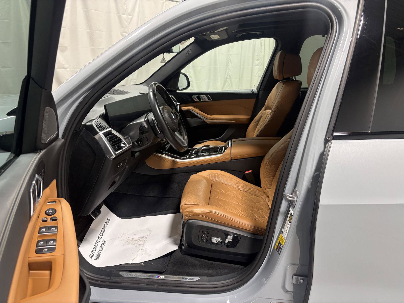 Used 2024 BMW X5 xDrive50e w/ Executive Package AWD/4WD image 2