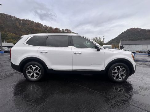 Used 2022 Kia Telluride EX image 34
