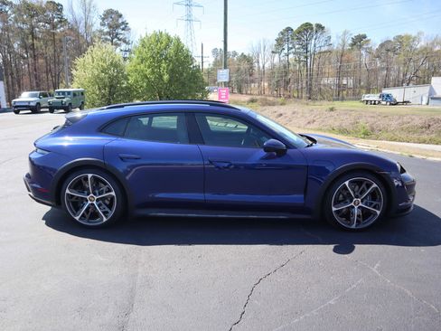 Used 2022 Porsche Taycan 4 Cross Turismo image 12