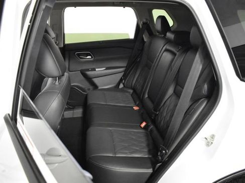 Certified 2026 Nissan Rogue Platinum w/ Platinum Premium Package AWD/4WD image 31