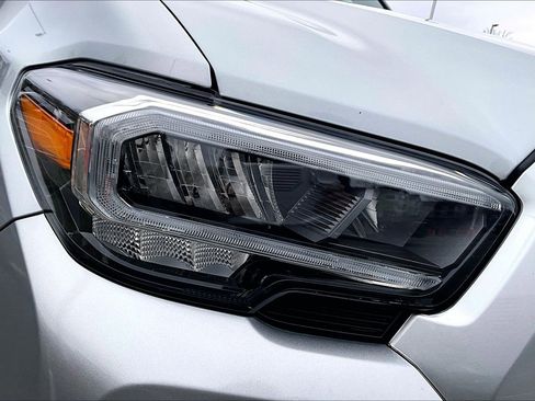 Used 2023 Toyota Tacoma TRD Off-Road image 25