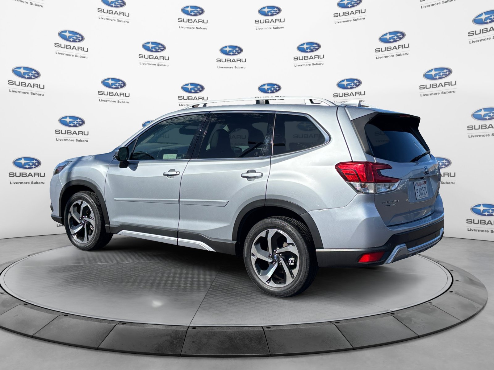 Used 2023 Subaru Forester Touring AWD/4WD image 5