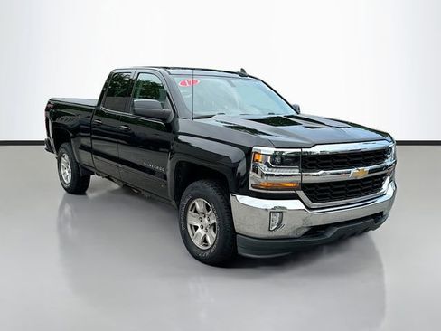 Used 2017 Chevrolet Silverado 1500 LT w/ All Star Edition AWD/4WD image 3