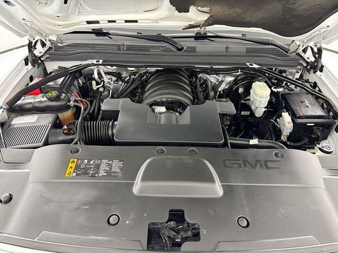 Used 2018 GMC Yukon Denali image 31