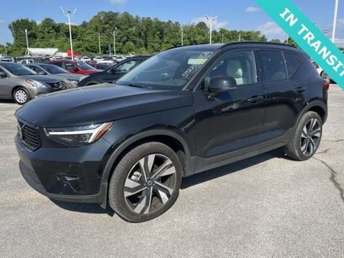 Used 2025 Volvo XC40 B5 Ultra AWD/4WD image 1