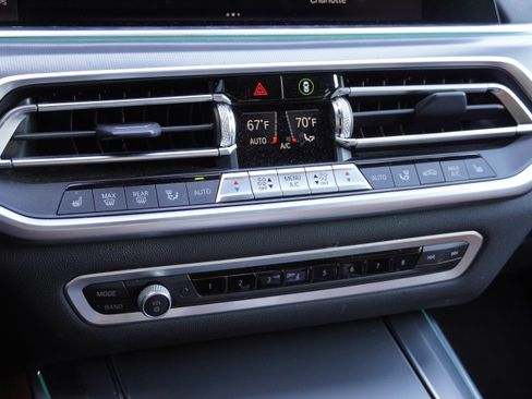 Used 2021 BMW X5 xDrive40i w/ M Sport Package AWD/4WD image 28