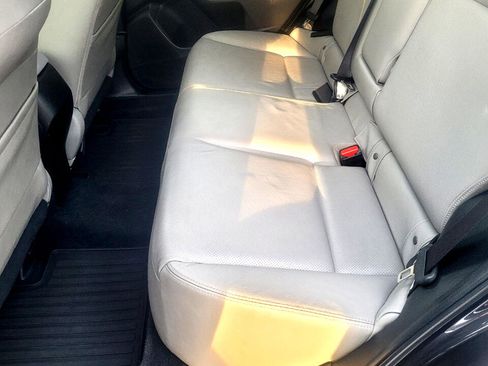 Used 2015 Subaru Forester 2.5i Limited image 32