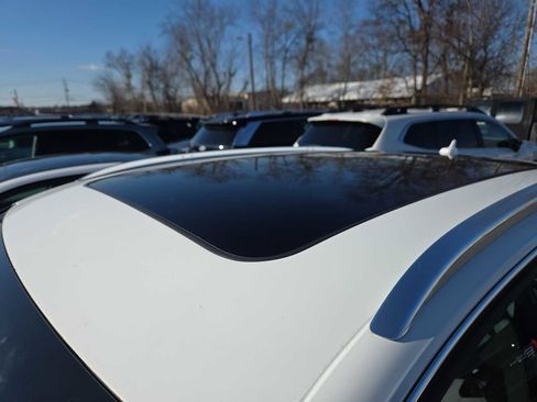 Used 2015 Audi Q5 2.0T Premium Plus w/ Technology Package image 11