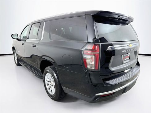 Used 2024 Chevrolet Suburban LS RWD image 3