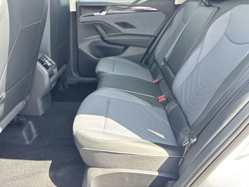 New 2026 Volkswagen Tiguan SE AWD/4WD image 13