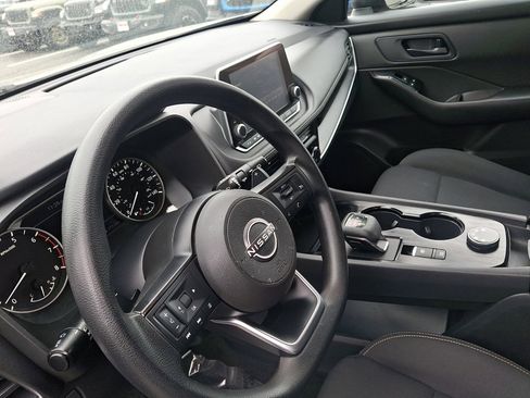 Used 2024 Nissan Rogue S AWD/4WD image 25