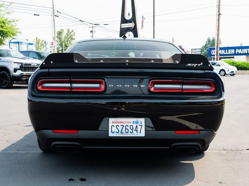 Used 2015 Dodge Challenger SRT Hellcat RWD image 4