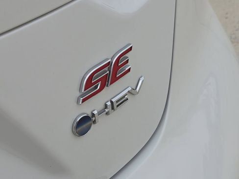 Certified 2025 Toyota Corolla SE w/ SE Premium Package FWD image 13