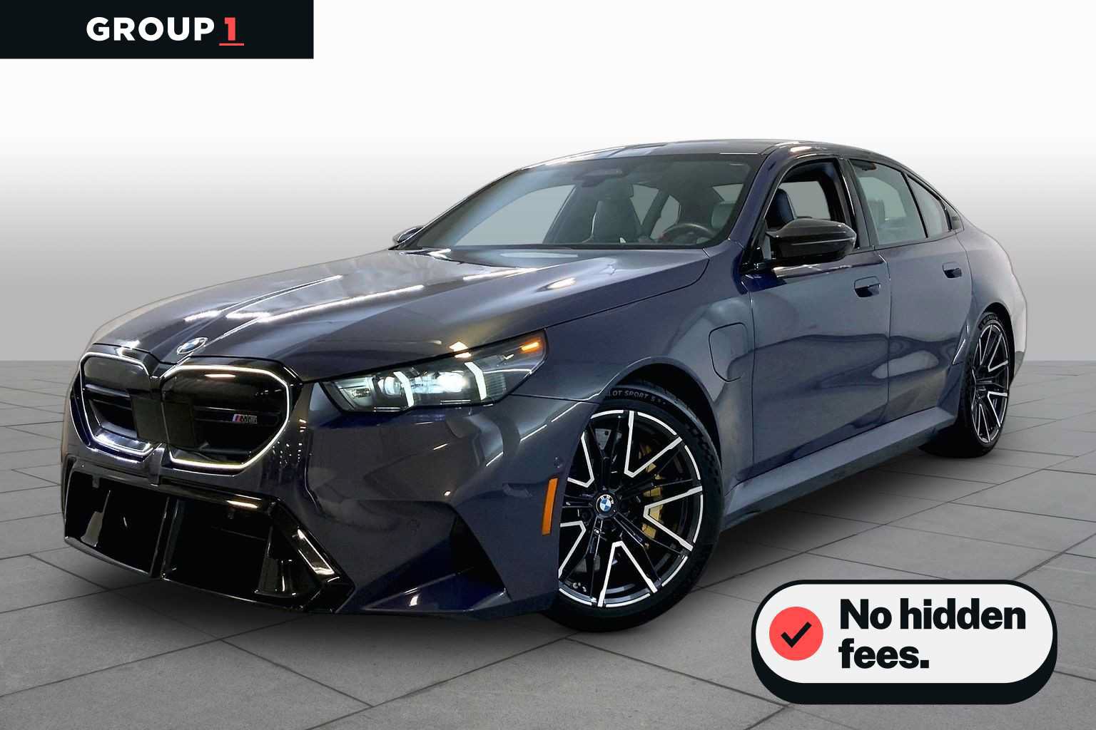 Used 2025 BMW M5 w/ Carbon Package AWD/4WD image 1