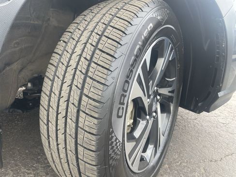 Used 2024 Subaru Crosstrek 2.0i Premium w/ Popular Package #3 image 9