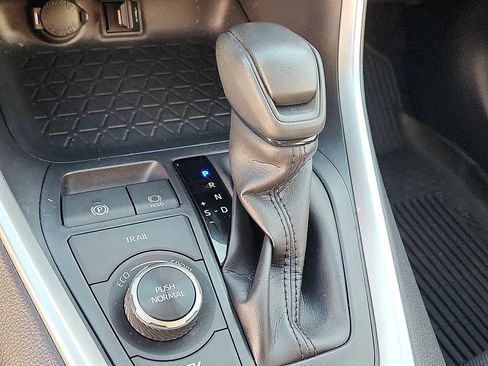 Used 2022 Toyota RAV4 XLE image 15