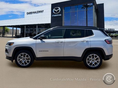 Used 2025 Jeep Compass Limited AWD/4WD image 3