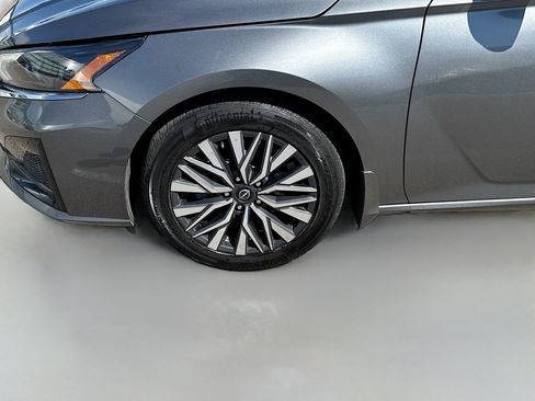 Used 2023 Nissan Altima 2.5 SV FWD image 22