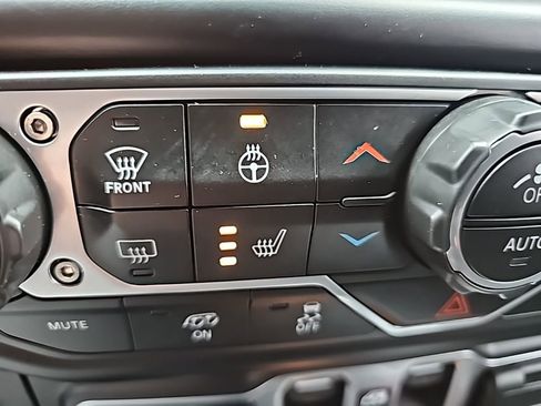 Certified 2021 Jeep Wrangler Unlimited Rubicon image 32