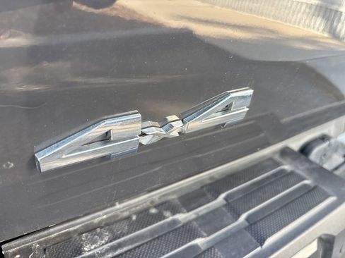 Used 2025 Toyota Tacoma SR5 image 4