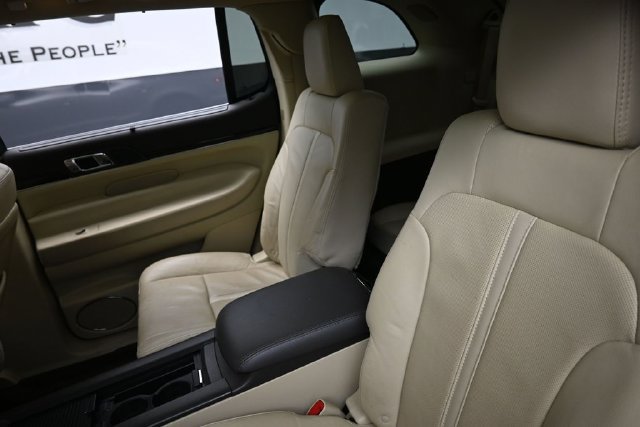 Used 2019 Lincoln MKT AWD image 22