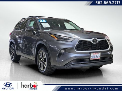 Used 2023 Toyota Highlander XLE FWD image 1