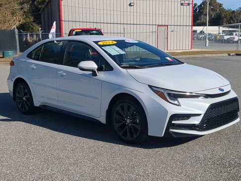 Used 2024 Toyota Corolla SE image 11