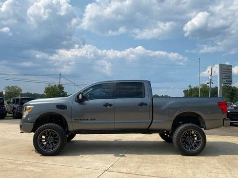 Used 2016 Nissan Titan SL AWD/4WD image 4