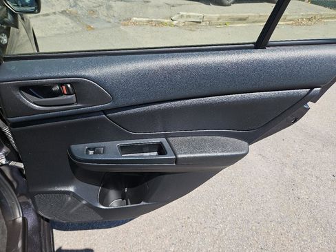 Used 2014 Subaru Impreza 2.0i AWD/4WD image 17