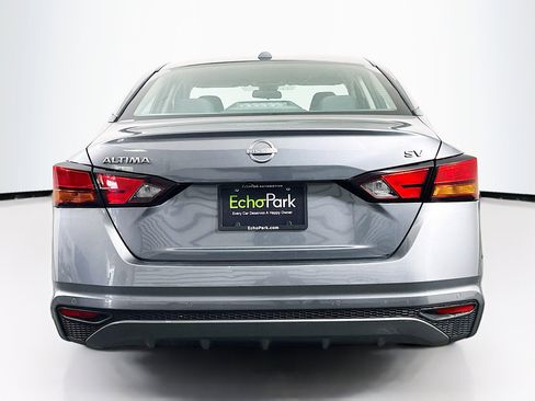 Used 2024 Nissan Altima 2.5 SV image 7