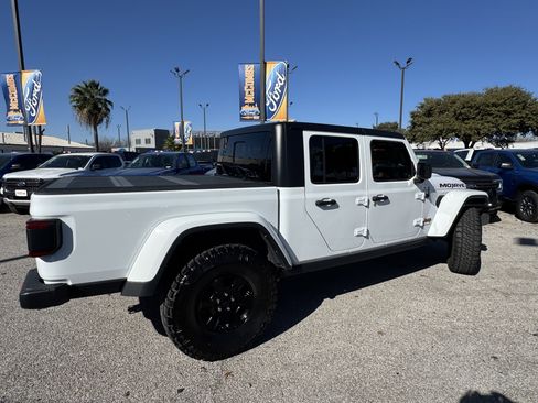 Used 2023 Jeep Gladiator Mojave w/ Cold Weather Group image 7