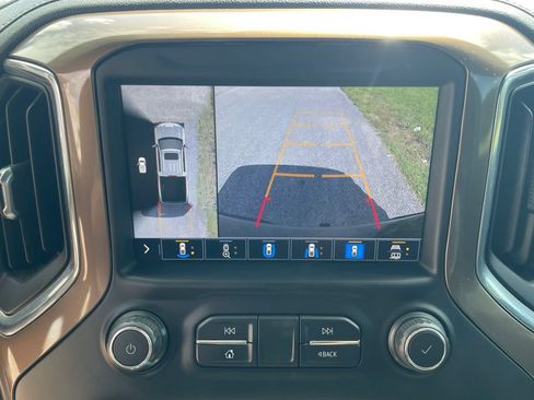 Used 2021 Chevrolet Silverado 1500 High Country w/ Technology Package AWD/4WD image 30