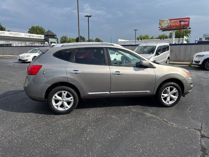 Used 2011 Nissan Rogue SV w/ Premium Pkg AWD/4WD image 8