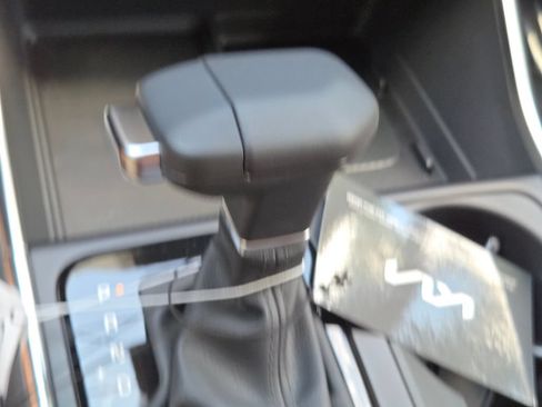 New 2026 Kia Carnival EX FWD image 28