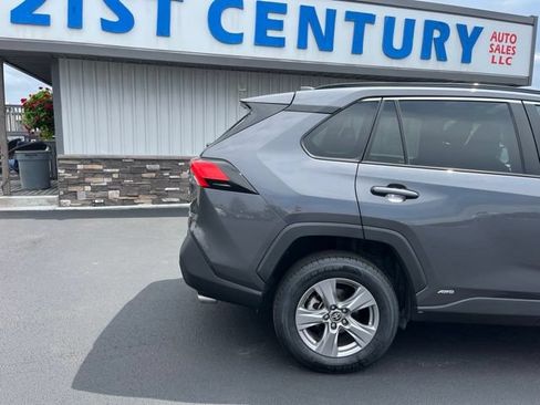 Used 2024 Toyota RAV4 LE AWD/4WD image 12