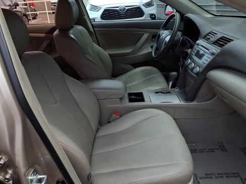 Used 2009 Toyota Camry LE image 23