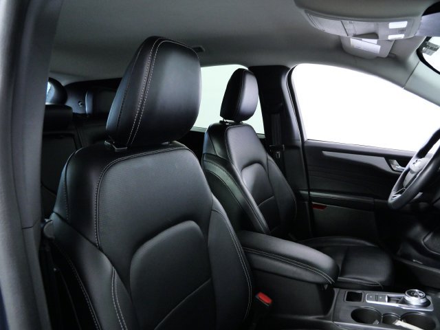 Certified 2025 Ford Escape Platinum AWD/4WD image 11