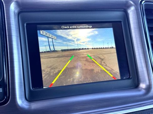 Used 2018 Dodge Challenger R/T image 31