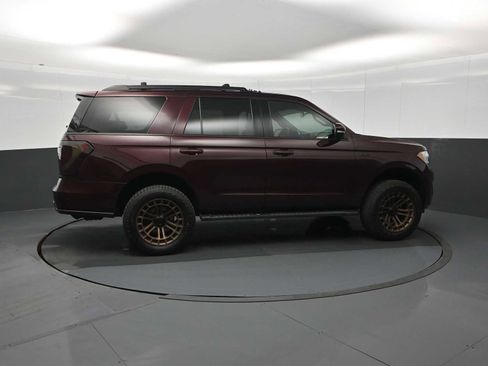Used 2021 Ford Expedition XLT image 8