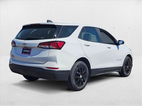Used 2023 Chevrolet Equinox LS image 5